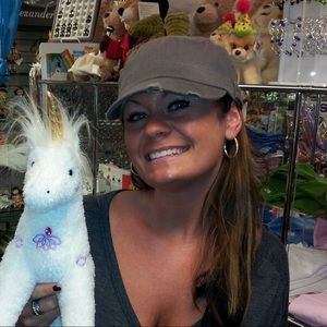 Meet your Posher, Emilie